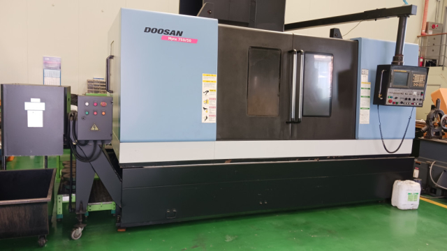 머시닝센터7호 수직머시닝센타7호 두산 머시닝센터 MYNX-750/50