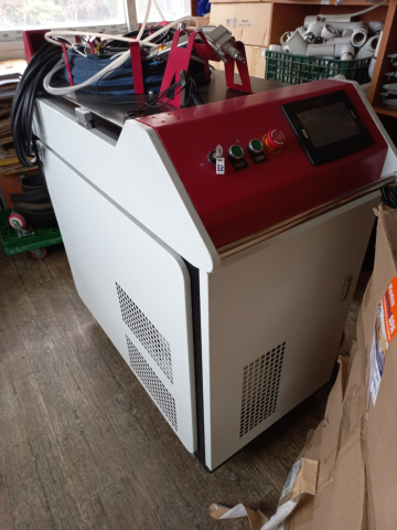 핸드형 파이버 레이저 용접기 1500W