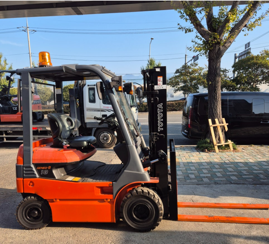 [중고] 도요타 전동지게차 1.8T 7FB18