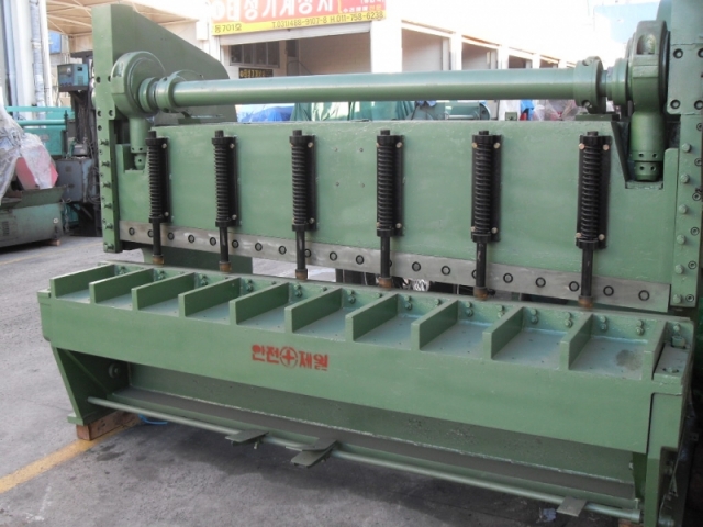 Mechanical Shearing Machine 8 Char, 4.5t Product Image