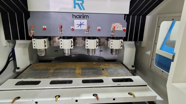 하림기공 NHR-1260-4SPA ATC 4축 CNC다축가공기 제품 이미지