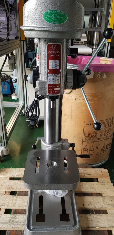 Drilling machine & tapping machine. Product Image
