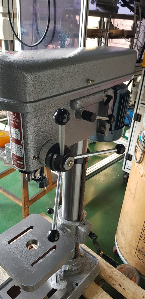 Drilling machine & tapping machine. Product Image