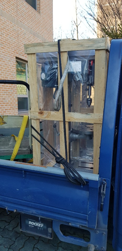 Drilling machine & tapping machine. Product Image