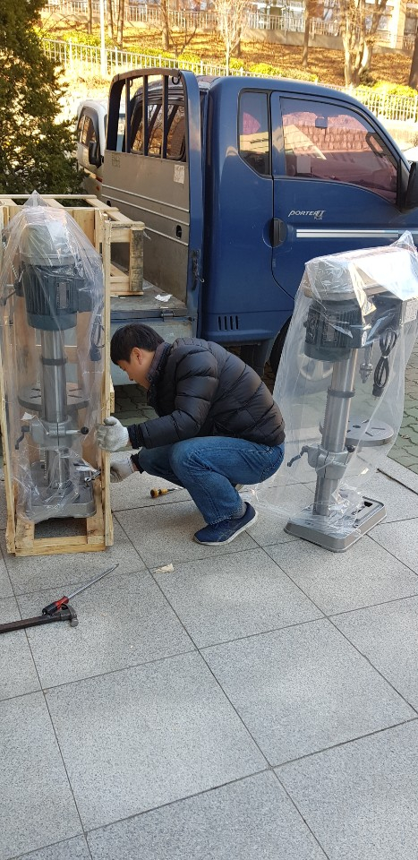 Drilling machine & tapping machine. Product Image