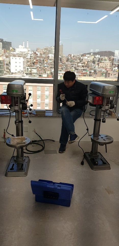 Drilling machine & tapping machine. Product Image