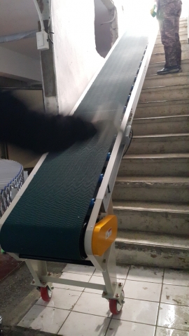 계단형 상하차용 벨트컨베이어 제품 이미지