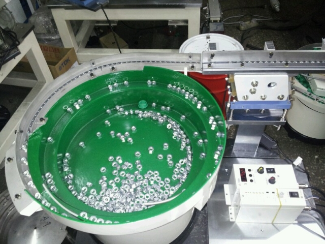 너트공급기,자동공급기,파츠피더