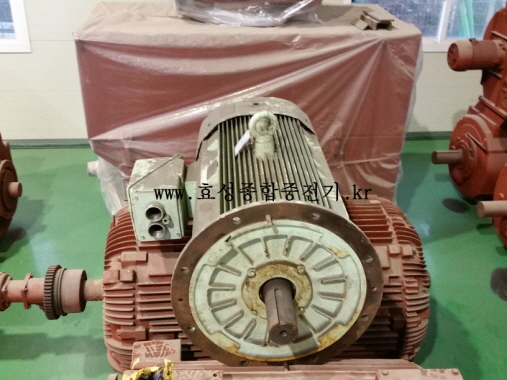 Hyundai New Vertical Motor 215HP*6P*60HZ*440V Product Image