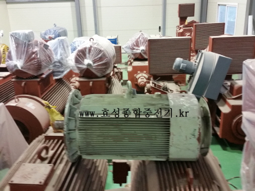 Hyundai New Vertical Motor 215HP*6P*60HZ*440V Product Image
