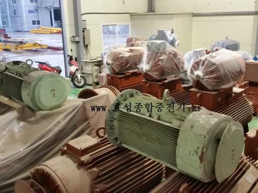 Hyundai New Vertical Motor 215HP*6P*60HZ*440V Product Image