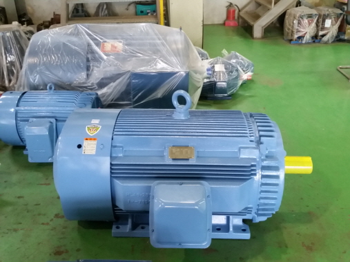 현대모터 150HP*8P*60HZ*380V