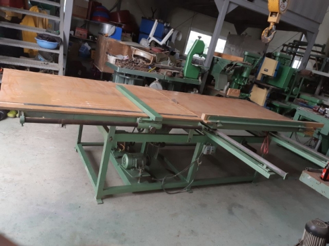 합판재단기 2축