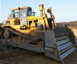 Bulldozer (medium and high bulldozer) Catapilla D9N class sold 1991
