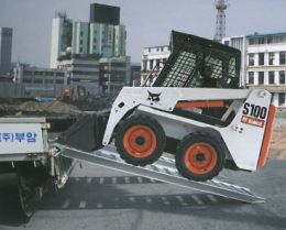 건설기계 상.하차 사다리/건설기계사다리/굴삭기사다리/포크레인사다리/중장비사다리