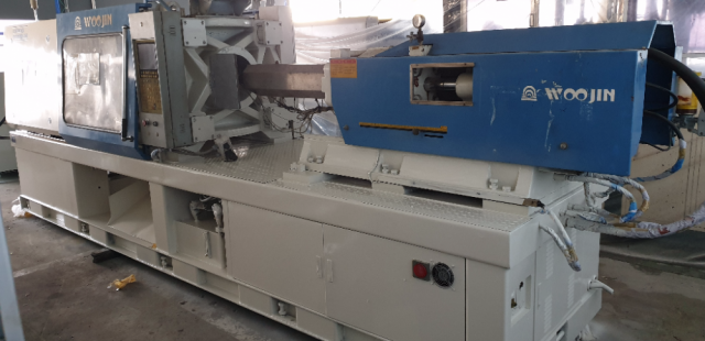 우진 사출기250톤