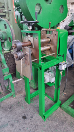 Beading machine