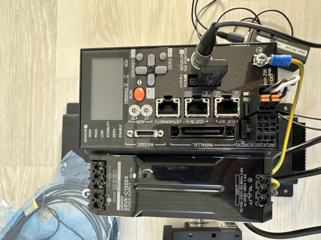 Omron 동축 변위센서 제품 이미지