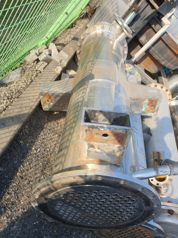 SUS Condenser (Heat Exchanger) Ø500 x (L) 2,000 mm (Tube Ø2.5 x 110 pcs) 18 m² Product Image