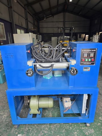 실험실용 Two Roll Mill 투롤밀,2롤밀,2단롤밀 6인치(Ø 160mm*450mm) /전기히팅시스템 제품 이미지