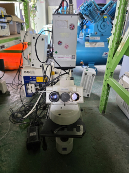 Carl Zeiss Axioplan2 imaging tri-eye microscope