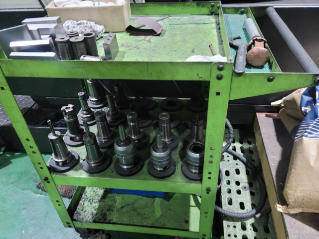 Vertical machining center, vertical machining center, Wooa machining center 제품 이미지