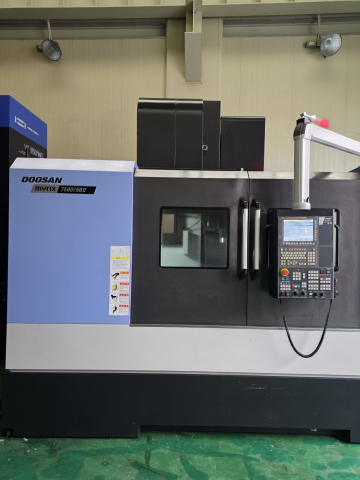 두산 중절삭 수직형 머시닝센터 MYNX7500/50 GEAR BOX TYPE 스핀들구동