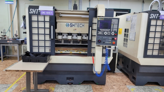 성현테크놀로지 SHT-450A 4축 다축가공기 CNC 조각기, CNC가공기 제품 이미지