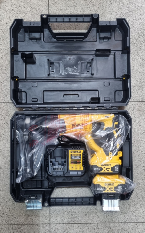 DCH133P2 디월트 로터리 해머 전동드릴 20V