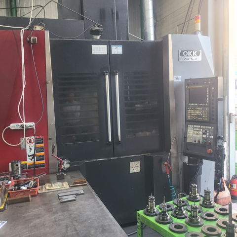 수직 머시닝센터