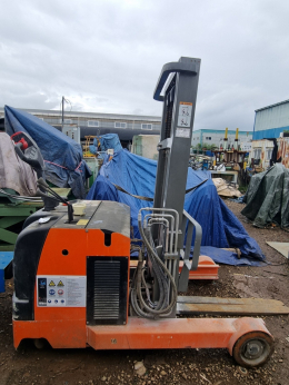 보행식 전동 지게차