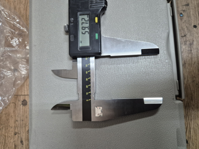 미쓰토요 디지털 버니어 캘리퍼스(600MM) 제품 이미지