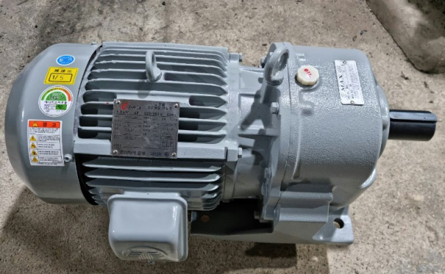 Gearbox Motor (Type 181, 10HP, 1/5, Samyang Gearbox) Product Image