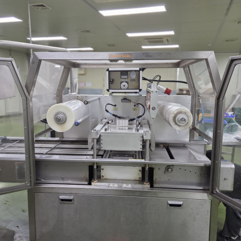 산소포장기계 산소포장기 용기포장기계 중고산소포장기계 중고산소포장기 중고용기포장기(연속식) 제품 이미지