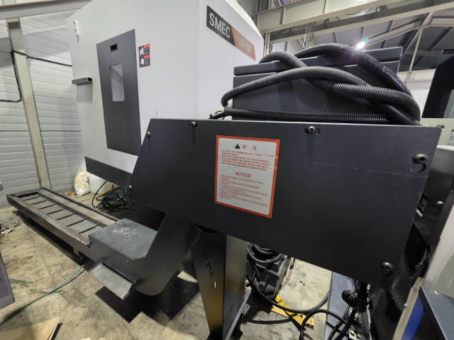 [머시닝센터]2018년식 스맥 LCV650 8,000RPM BT50 24T 저렴하게 판매합니다. 제품 이미지