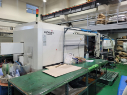 우진 사출기 380톤 사출성형기 380톤 TB380S