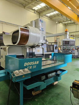 [머시닝 센터][01년식]두산 VM56