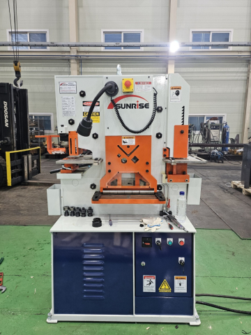Hydraulic Metalworking Machine, Mobile Punch Product Image