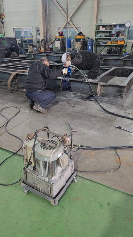 Hydraulic Metalworking Machine, Mobile Punch Product Image