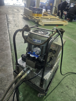 Hydraulic Metalworking Machine, Mobile Punch Product Image 7