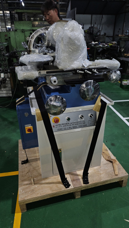 Tool attached tool grinding machine, Tool grinding machine