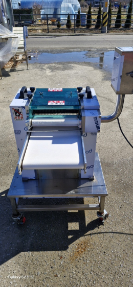 신품급]POSCO에서 제작한 생고기 절단고입니다