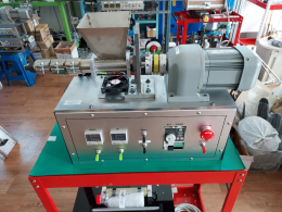 Small Plastic Extruder