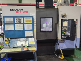 두산 6호 VC630/5AX 5축머시닝센터 2014년식