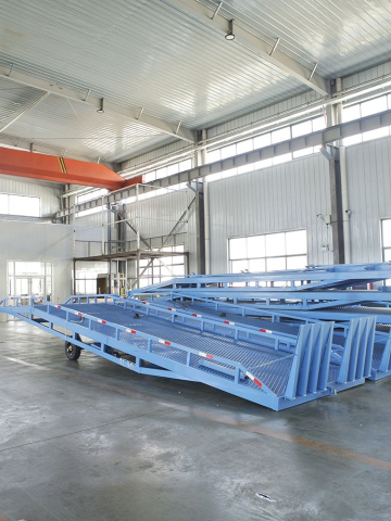 Mobile dock loading dock forklift ramp 6 ton pullout 3 stage loading and unloading platform split folding container ladder logistics courier freight up and down5 이미지