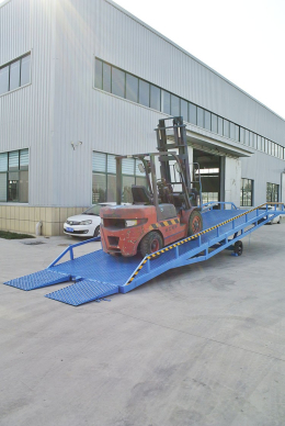 Mobile dock loading dock forklift ramp 6 ton pullout 3 stage loading and unloading platform split folding container ladder logistics courier freight up and down7 이미지