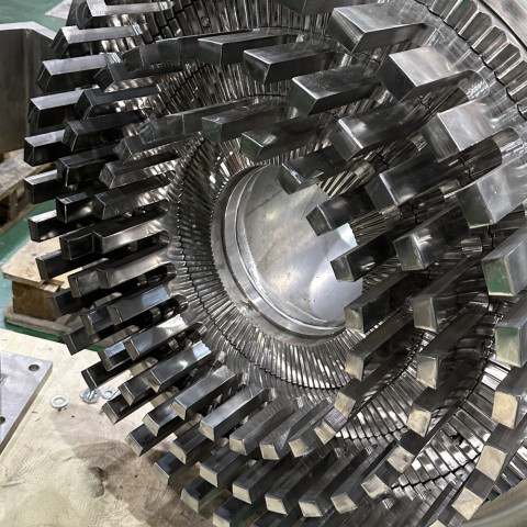 핀밀(해머밀) 신품 저렴하게 판매합니다.  sus304 / 30-45kW / 시간당 500-2000kg 제품 이미지