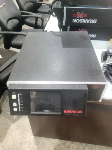 브랜슨(Branson) 2000X 시리즈 초음파 용착기입니다. 제품 이미지