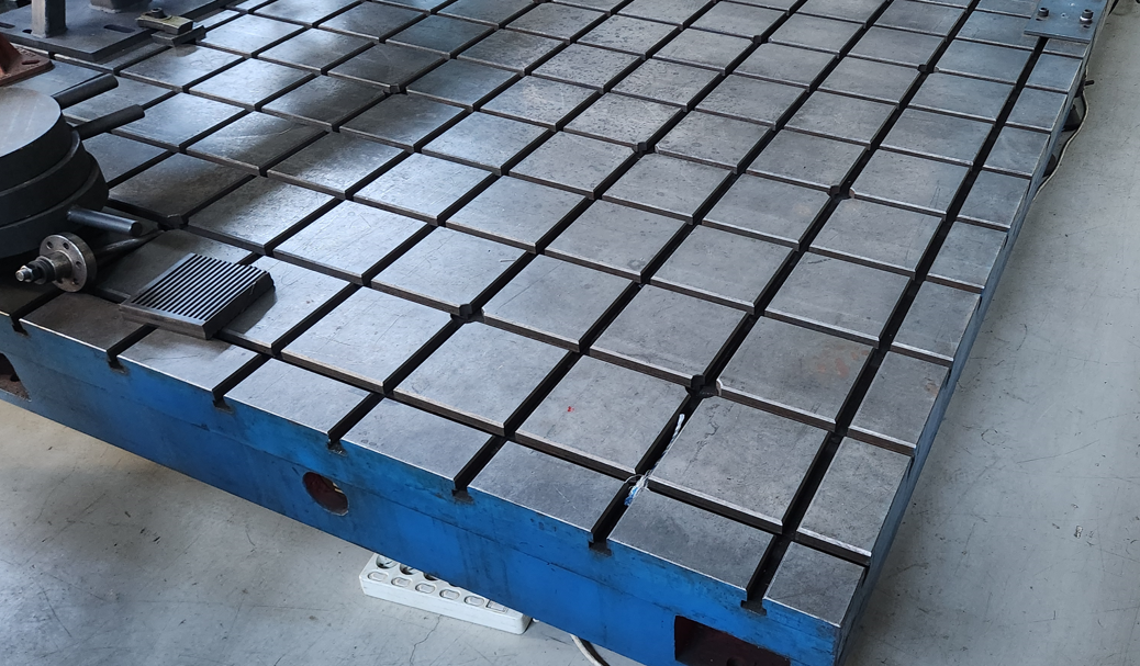 Large Cast Iron Surface Plate 2000 × 3000 × 260 mm (Top M16 T-slots, X/Y)
