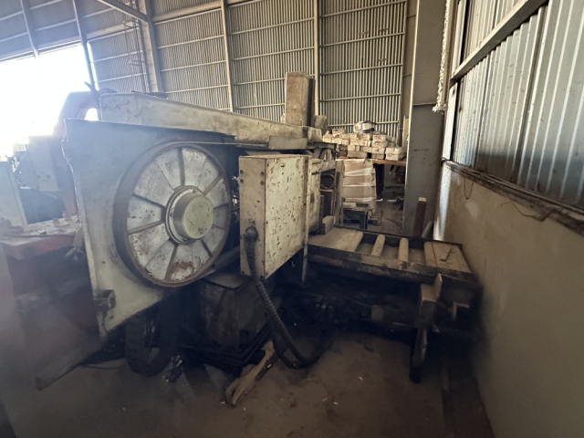 중고 밴드쏘 카스토 KASTO HBA520AU 금속 절단기 Band Saw
